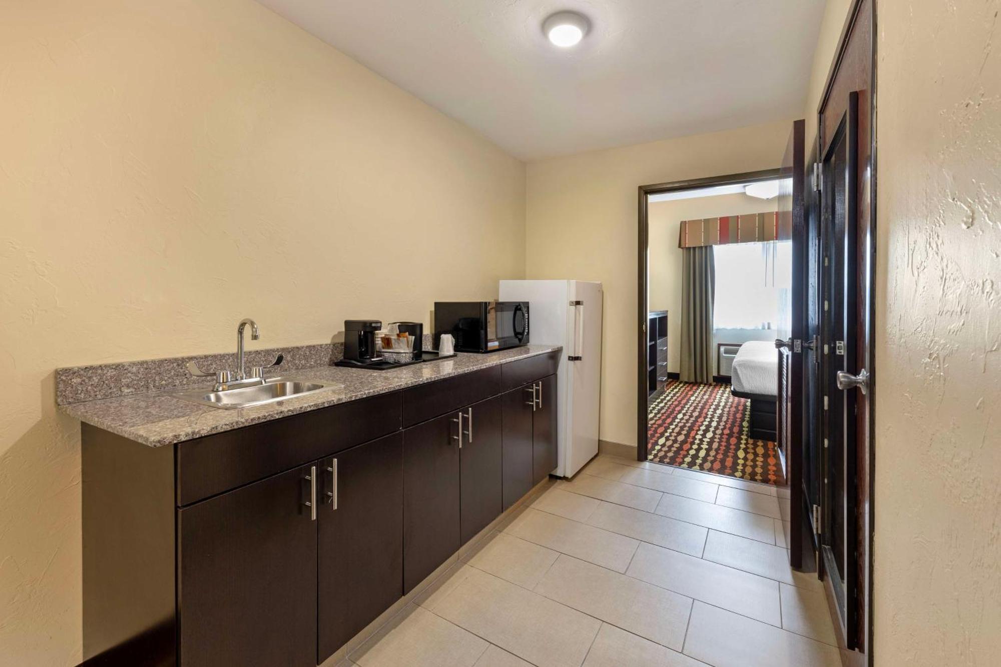 Best Western Greentree Inn & Suites Moore Eksteriør billede