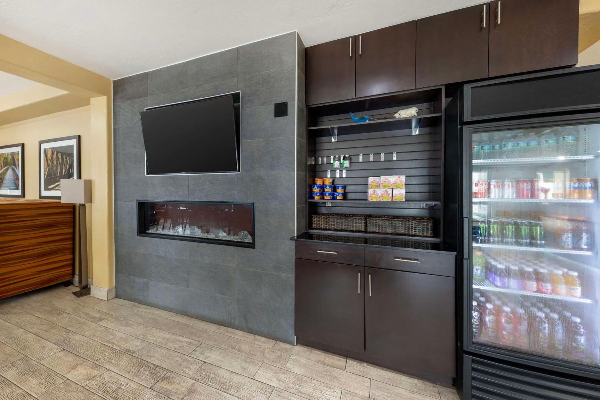 Best Western Greentree Inn & Suites Moore Eksteriør billede