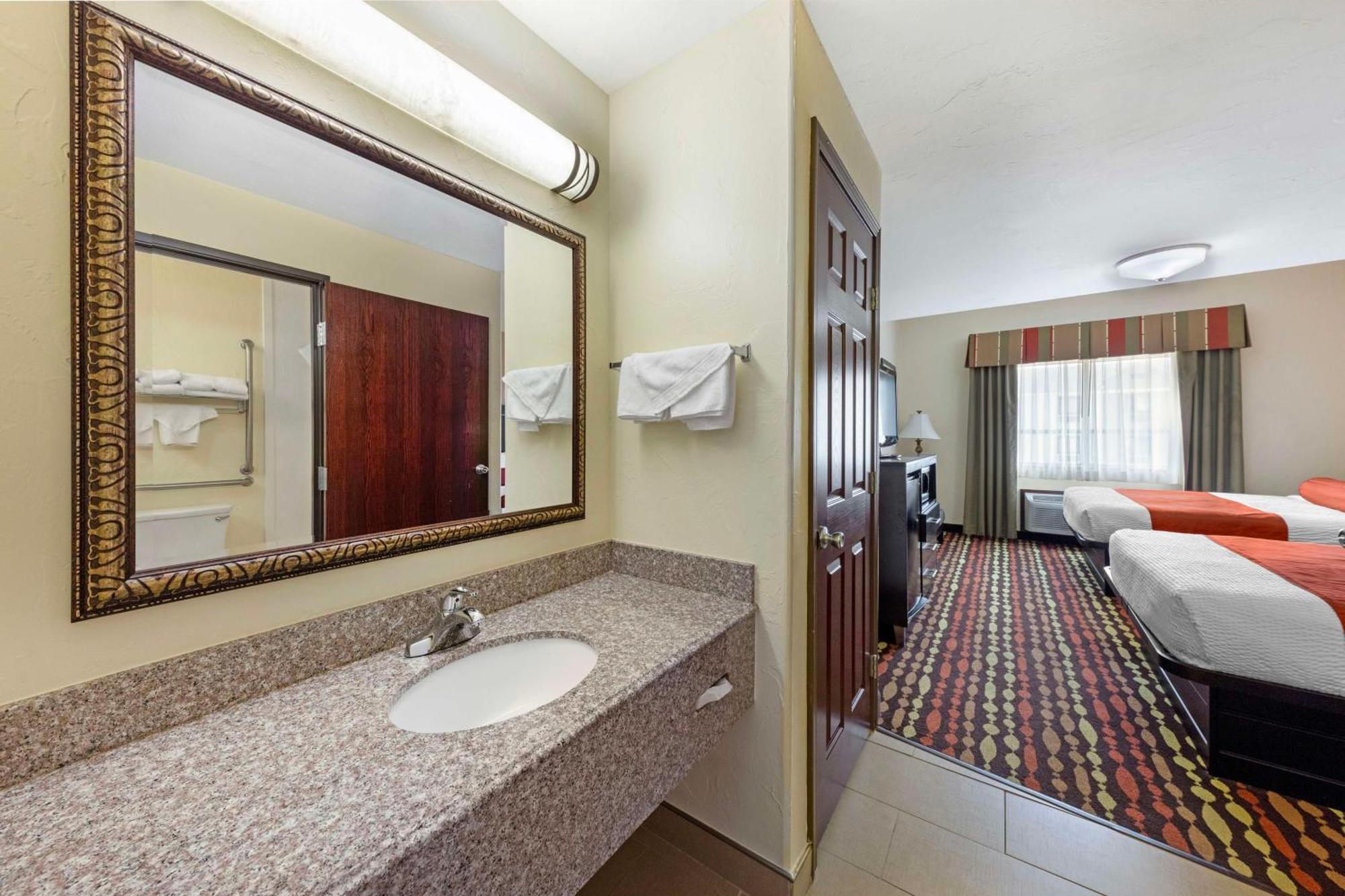 Best Western Greentree Inn & Suites Moore Eksteriør billede