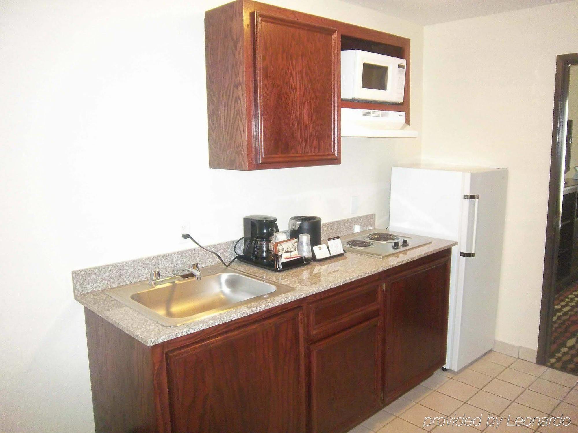 Best Western Greentree Inn & Suites Moore Eksteriør billede
